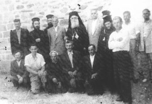 Ο Μητροπολίτης Θεσσαλονίκης Παντελεήμων με ιερείς στο Κολχικό 001
